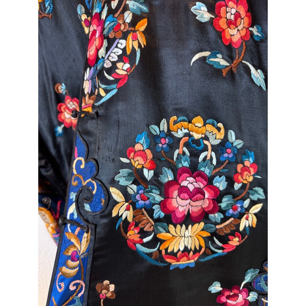 Antique 1890s-1930s Hand-Embroidered‎ Chinese Silk Jacket Qing Dynasty 22x28 - Picture 9 of 10